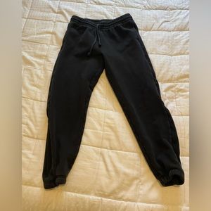 Tna cozy fleece boyfriend sweatpants